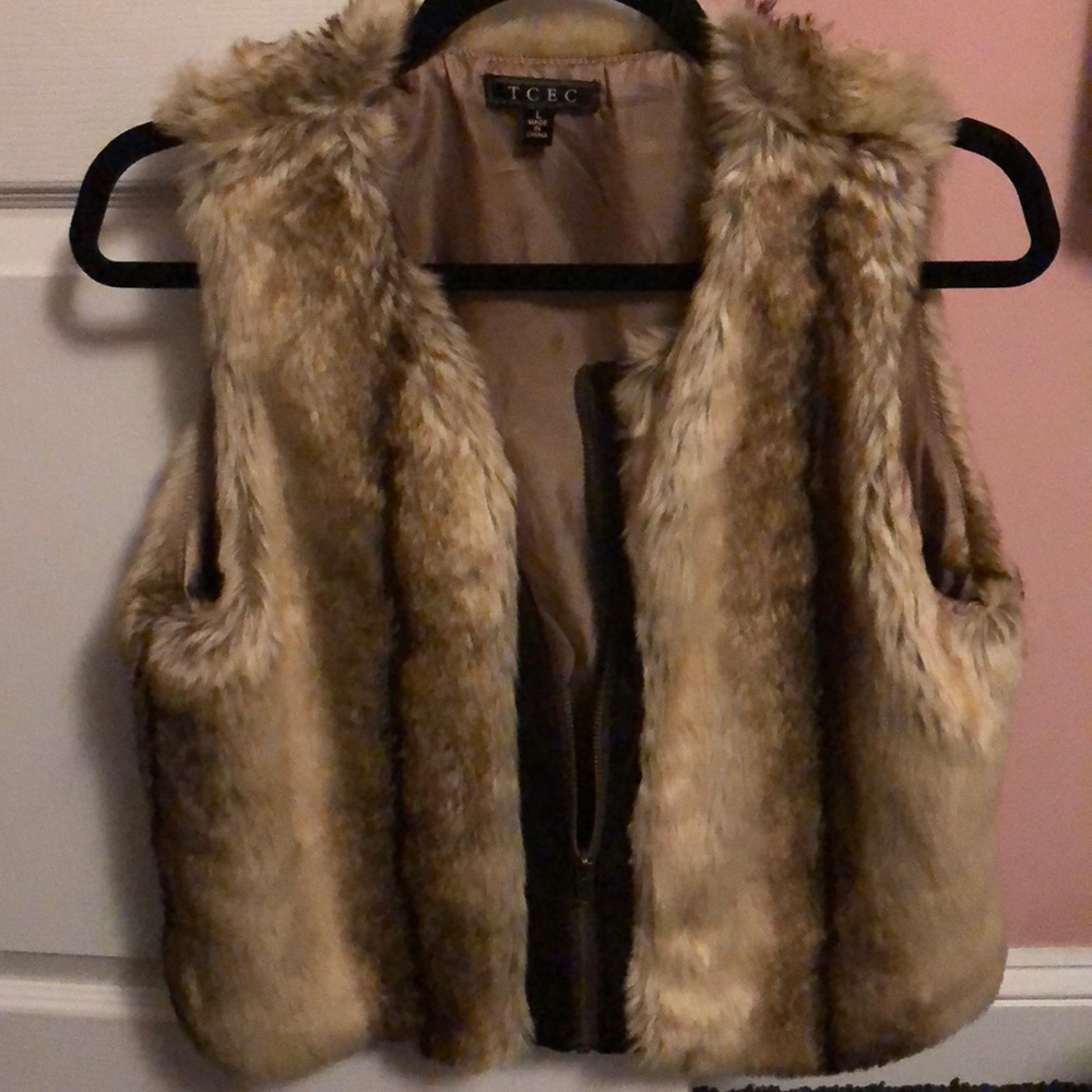 Fur vest